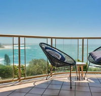 Ocean Front Moffat Beach Private Rooftop Terrace Walk to cafes restaurants - Accommodation Batemans Bay