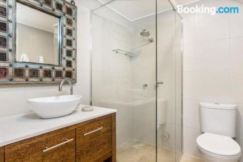2 / 66 Lawson Street Byron Bay Koranba - Accommodation Batemans Bay 3