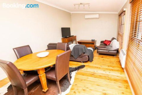 William Cottage Central Heritage Home - Accommodation Batemans Bay 5