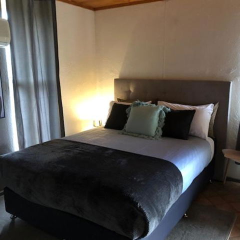 Granite Belt Cabins - Accommodation Batemans Bay 3