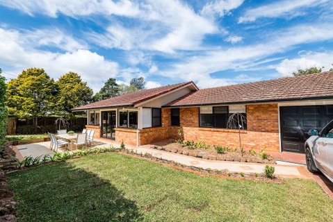 Hedge House- Luxury Space Style Location - Accommodation Batemans Bay 0