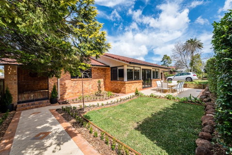 Hedge House- Luxury Space Style Location - Accommodation Batemans Bay 1