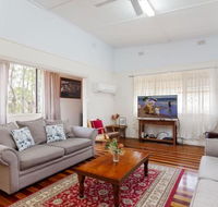 Daves Place 27 Rigney St. Holiday house with WIFI Aircon  Boat Parking - Accommodation Batemans Bay