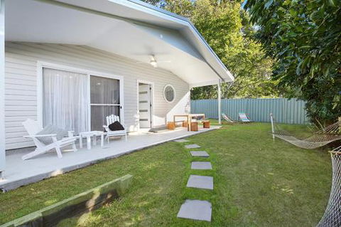 Salty Kisses Holiday House - Accommodation Batemans Bay 0