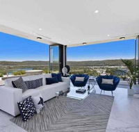 Stylish Penthouse with Views  Jacuzzi - Accommodation Batemans Bay