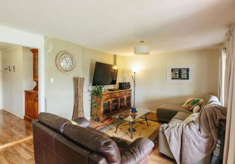 Comfortable Outdoor Entertaining Lake Walks - Accommodation Batemans Bay 4