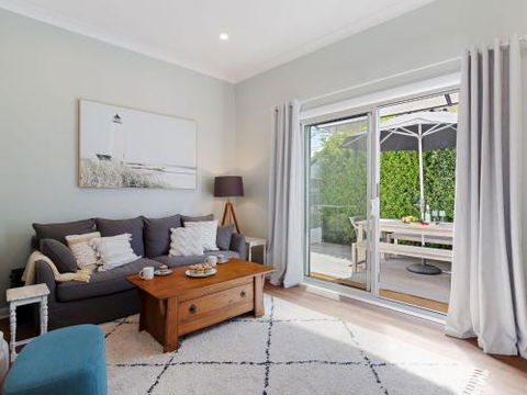 Escape To The Cottage 68 Tomaree Rd Boat Parking & WIFI - Accommodation Batemans Bay 4