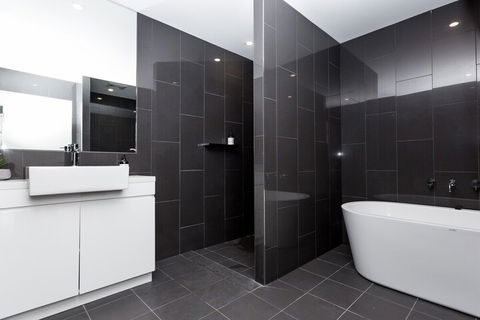 Urban Jungle In The Heart Of The CBD - Accommodation Batemans Bay 6