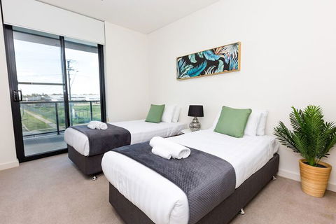 Urban Jungle In The Heart Of The CBD - Accommodation Batemans Bay 4