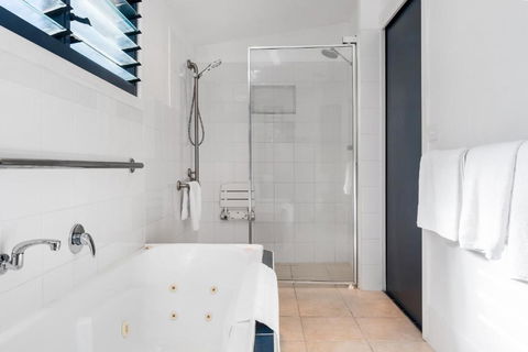 The Great Byron Getaway - Accommodation Batemans Bay 5