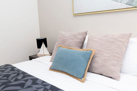 Enjoy Penthouse Living In The CBD - Accommodation Batemans Bay 1