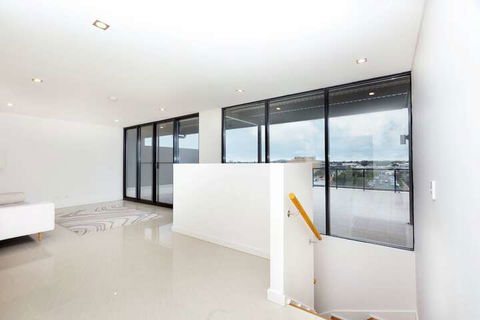 Enjoy Penthouse Living In The CBD - Accommodation Batemans Bay 4