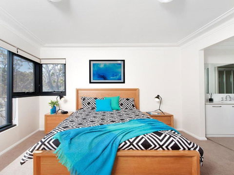 6 FLORENTINE 11 COLUMBIA CLOSE STUNNING UNIT WITH SENSATIONAL VIEWS - Accommodation Batemans Bay 4