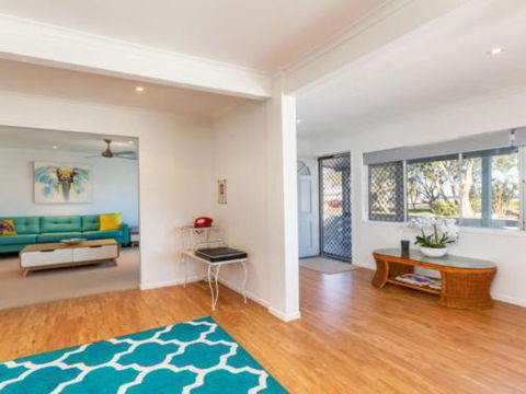 Dog Lovers Retreat Beachmere - Accommodation Batemans Bay 4