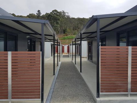 Huon Flash Packers - Accommodation Batemans Bay 4