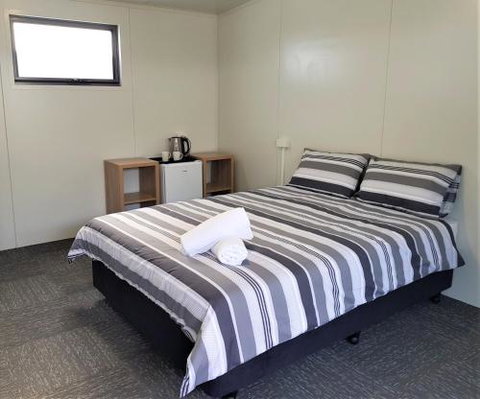 Huon Flash Packers - Accommodation Batemans Bay 6