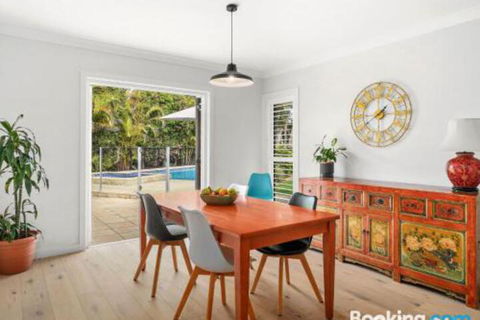 Modern Family Retreat 12 Minell Close - Accommodation Batemans Bay 1