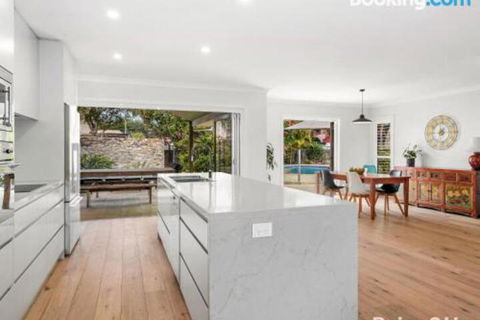 Modern Family Retreat 12 Minell Close - Accommodation Batemans Bay 4