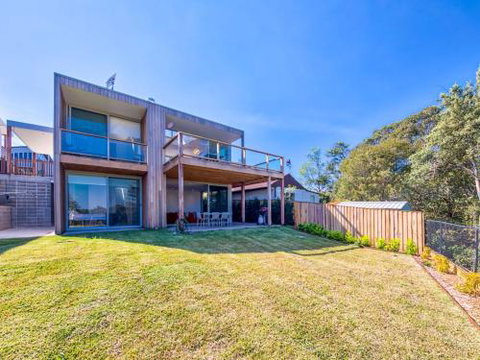 FAIRYTALE Gerroa 4pm Check Out Sundays - Accommodation Batemans Bay 1