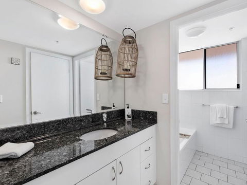 Mariners Highrise Apartment 902 - Accommodation Batemans Bay 3