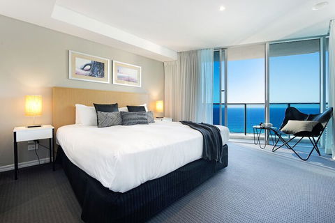 H Residences 2 Bedroom Ocean View In Surfers Paradise - Accommodation Batemans Bay 5