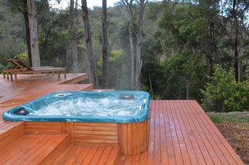 Quiet Rural Retreat With Spa - Accommodation Batemans Bay 3