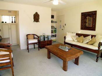Shipmates Unit 4 / 51 Christmas Bush Avenue - Accommodation Batemans Bay 0