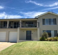 Ocean House at Mollymook - Accommodation Batemans Bay