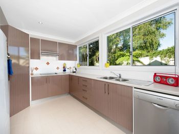 Nelson Street Pine Cottage 5A - Accommodation Batemans Bay 5