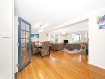 Nelson Street Pine Cottage 5A - Accommodation Batemans Bay 4