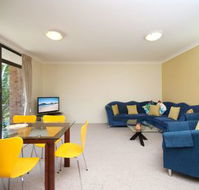 St George Unit 8 / 19 Weatherly Close - Accommodation Batemans Bay