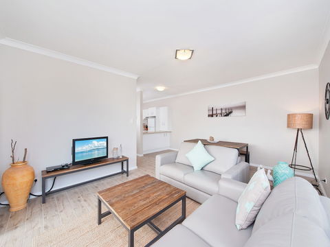 Shoal Bay Road, Bay Village, Unit 06, 47 - Accommodation Batemans Bay 0