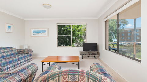 Misthaven Unit 1 / 12 Mistral Close - Accommodation Batemans Bay 6