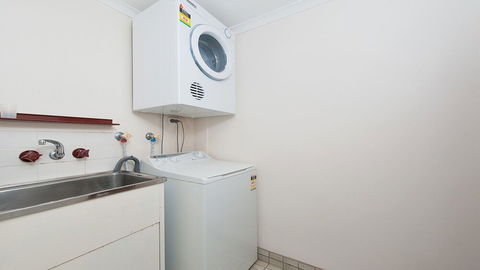 Misthaven Unit 1 / 12 Mistral Close - Accommodation Batemans Bay 4