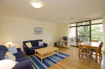 St George Unit 4 Nelson Bay - Accommodation Batemans Bay 0