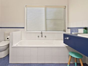 Bali Blue - Accommodation Batemans Bay 5