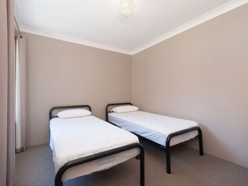 Nicholli Bay Parklands Unit 34 / 2 Gowrie Avenue - Accommodation Batemans Bay 3