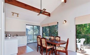 Little Beach House 8 Mistral Close - Accommodation Batemans Bay 1