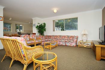 South Pacific Unit 9 Shoal Bay - Accommodation Batemans Bay 2
