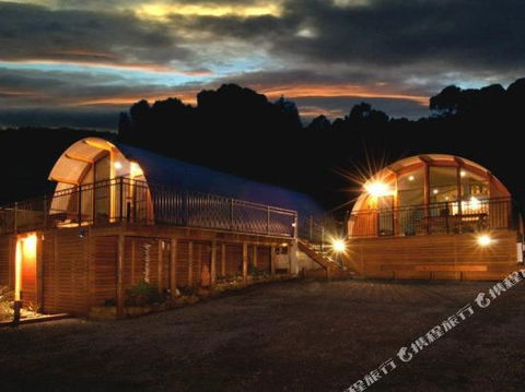Bruny Island Accommodation 43 Degrees Beachside Studio Spa Apartments (1) - Accommodation Batemans Bay 0