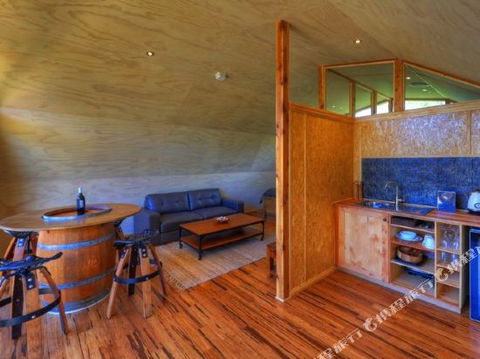 Bruny Island Accommodation 43 Degrees Beachside Studio Spa Apartments (1) - Accommodation Batemans Bay 6