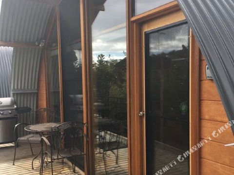Bruny Island Accommodation 43 Degrees Beachside Studio Spa Apartments (1) - Accommodation Batemans Bay 4