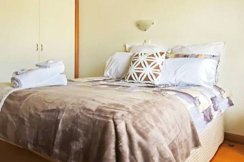 Rye Sleeps 10, Great Weekender - Accommodation Batemans Bay 4