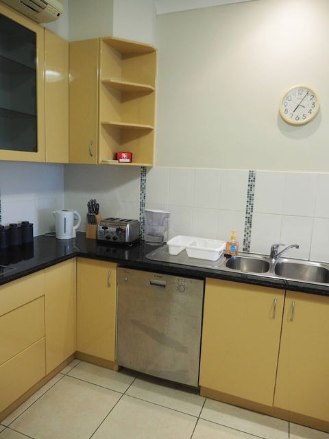 Queen Room With Airport Transfers Or Car Rental - Accommodation Batemans Bay 1