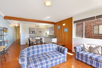 Quarter Deck Apartment 2 - Accommodation Batemans Bay 5