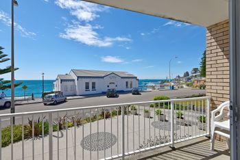 Quarter Deck Apartment 2 - Accommodation Batemans Bay 3