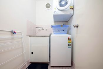 Carindale Unit 13 19 23 Dowling Street - Accommodation Batemans Bay 3