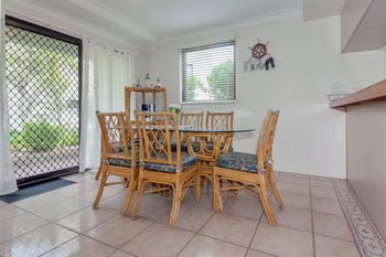 Carindale Unit 13 19 23 Dowling Street - Accommodation Batemans Bay 2