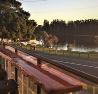 Wallis View Lakeside Family Retreat - Accommodation Batemans Bay