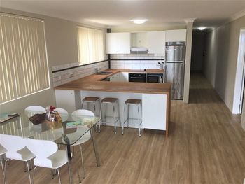 Wallis View Lakeside Family Retreat - Accommodation Batemans Bay 2
